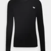Antony Morato Vneck Collar With Plaquette On Chest - Jumper - Black -Default Template 5 08c077284a984e098d95386196c4b51b scaled