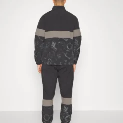 Santa Cruz Option Track Unisex - Tracksuit - Black -Default Template 5 29ab7d77fb9840fda807da0ec16fe517 scaled