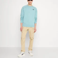 The North Face Raglan Redbox Crew - Sweatshirt - Reef Waters/Summit Navy -Default Template 5 33f82f87627c488796fc5b0143b833ad scaled