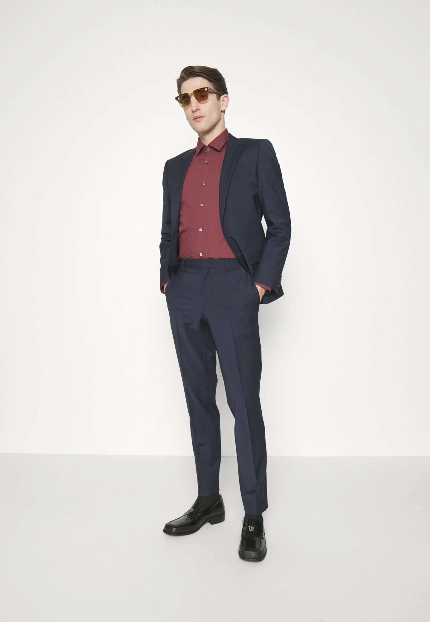 Hugo Henry - Suit - Dark Blue 4 Hugo Henry - Suit - Dark Blue - Image 2