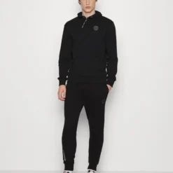 Logo Badge Tracksuit - Tracksuit - Black -Default Template 5 3c9f9a2673ee41949930a18b26e1a3f0 scaled