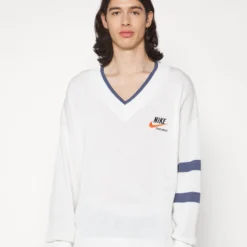 Nike Sportswear Nike Trend Sweater - Jumper - Off-White -Default Template 5 63e59af45e6742b5a6a1911ae560cf6c scaled