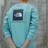 The North Face Raglan Redbox Crew - Sweatshirt - Reef Waters/Summit Navy -Default Template 5 6b2599bc95364afb81c3c43e47414fcd scaled