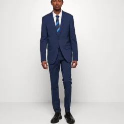 Lindbergh Plain Mens Suit - Suit - Dark Blue 25 Lindbergh Plain Mens Suit - Suit - Dark Blue -Default Template 5 ab6fecb8fed74ff5be4995450e49fa01 scaled