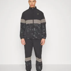 Santa Cruz Option Track Unisex - Tracksuit - Black -Default Template 5 d842bd8b4b694a2682a53c83a454ff23 scaled